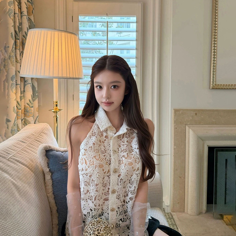 "Elegant Noblewoman" Court-Style Sophisticated Exquisite Chanel-Inspired 3D Water-Soluble Lace Sleeveless Women's Blouse