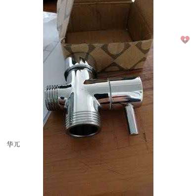 Pass fast water valve switch Quick opening 10% Two shower accessories Water mixing valve Two-in-out water distributor head flower to pick up the tee