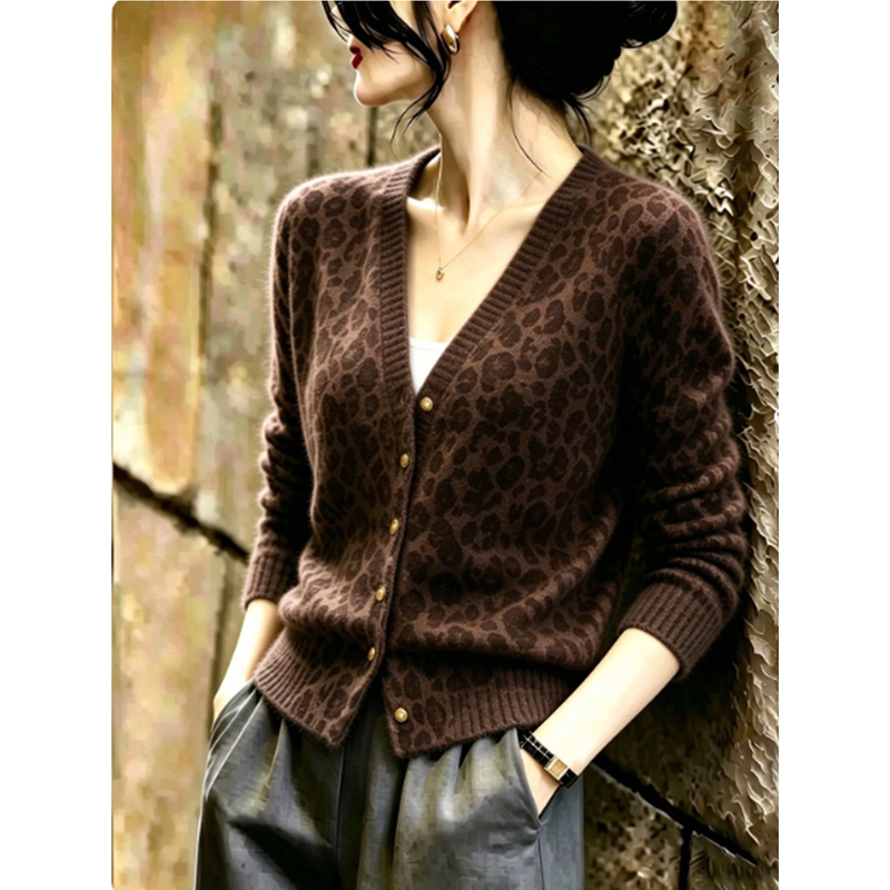 【Plus Size】Vintage Leopard Print Knitted Sweater for Women, Autumn Versatile Slimming Elegant Youthful Light Luxury Sweater Coat