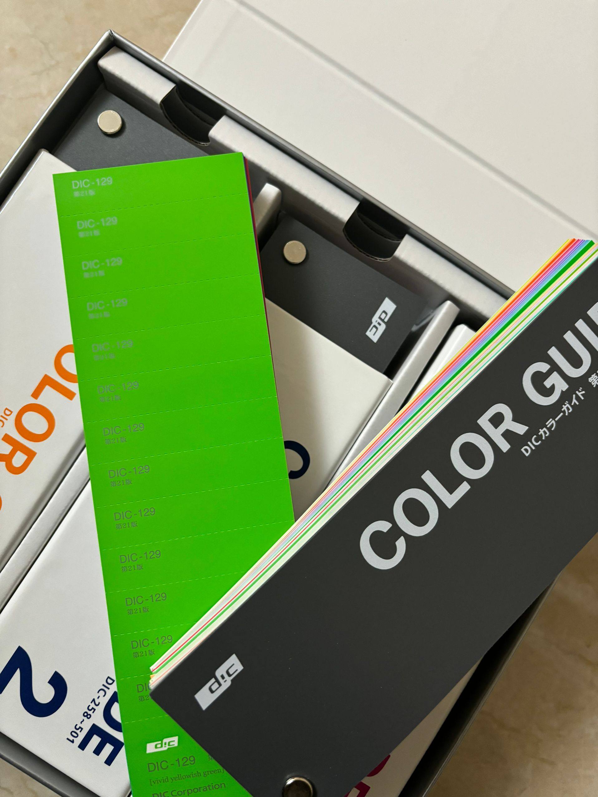 Japanese DIC Color Card 123 21st Edition Paint Color Card DIC 456