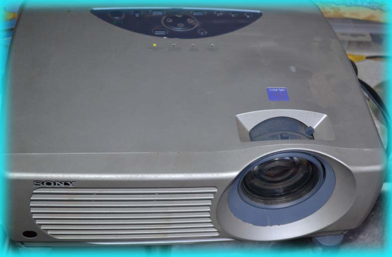 Projector Sony VPL-PX11 HD Engineering Machine 1080P Business Home