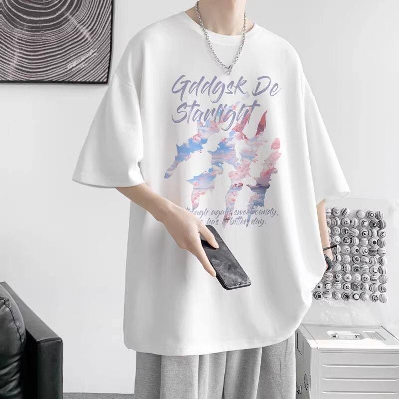 The 2026 blockbuster printed short-sleeved T-shirt for men's summer is a new design with a sense of half-sleeved fashion brand and loose base layer