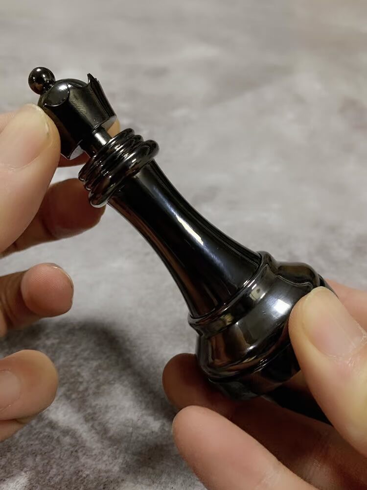 Nhật Bản Magic Gold Chess Black Phiên bản giới hạn Cast Chess Puzzle Đồ chơi giáo dục Kim loại đã được mở khóa - Đồ chơi IQ bán đồ chơi trẻ em