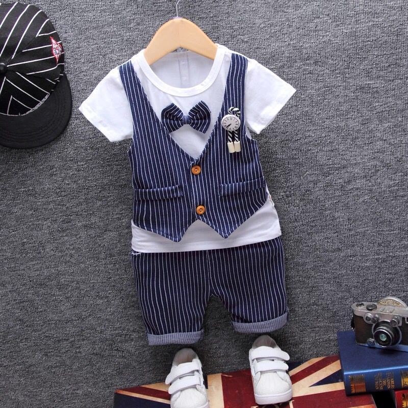 . Childrens mùa xuân 2020 Hàn Quốc phiên bản bộ cậu bé ngắn tay áo top quần short childrens trẻ em quần áo hai mảnh.