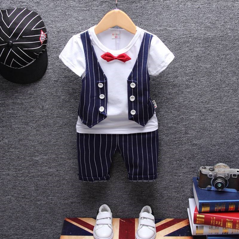 . Childrens mùa xuân 2020 Hàn Quốc phiên bản bộ cậu bé ngắn tay áo top quần short childrens trẻ em quần áo hai mảnh.