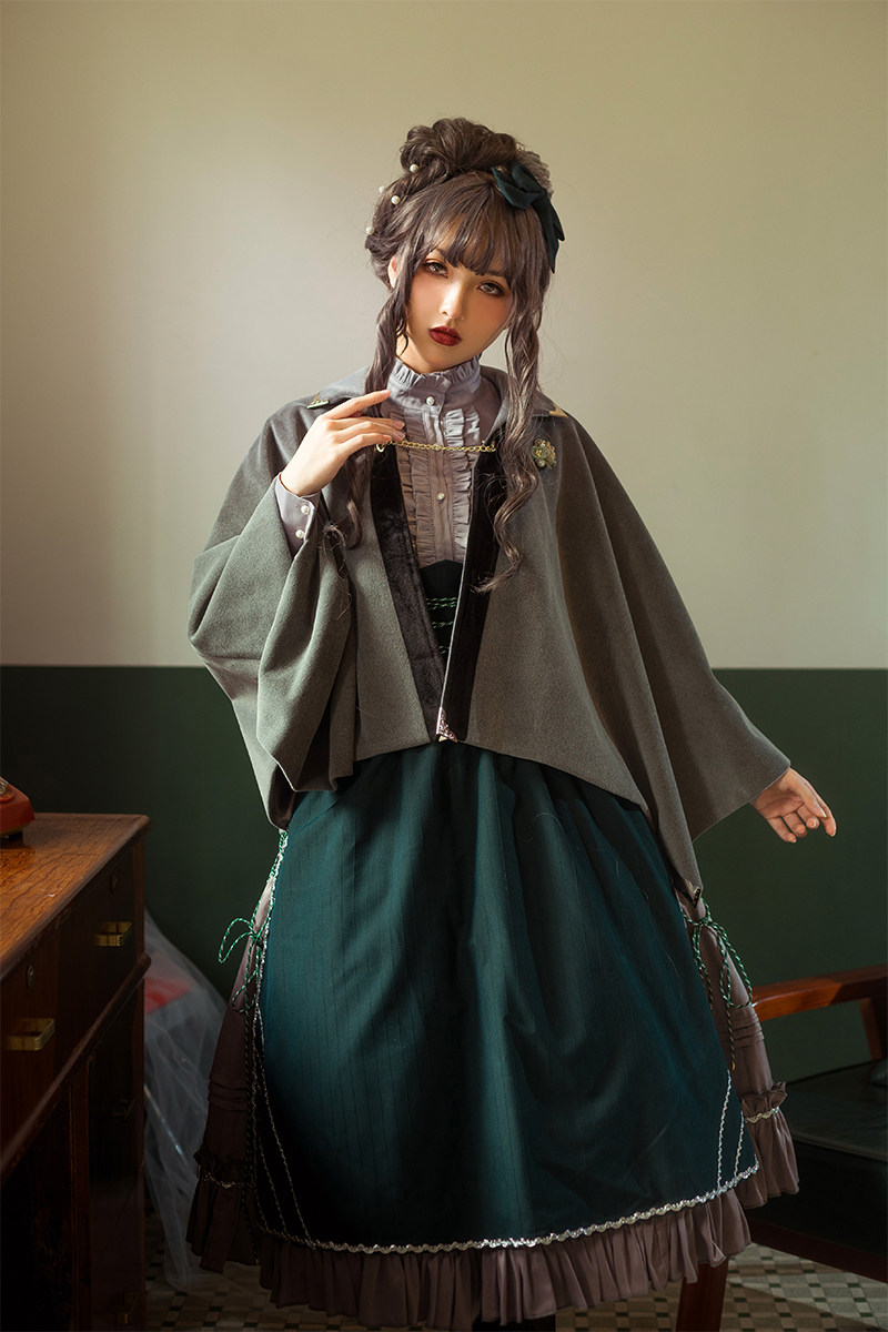 Стильные костюмы 【展示】miss1860 开襟sk 钢骨束腰 优雅复古lolita 白英工作室