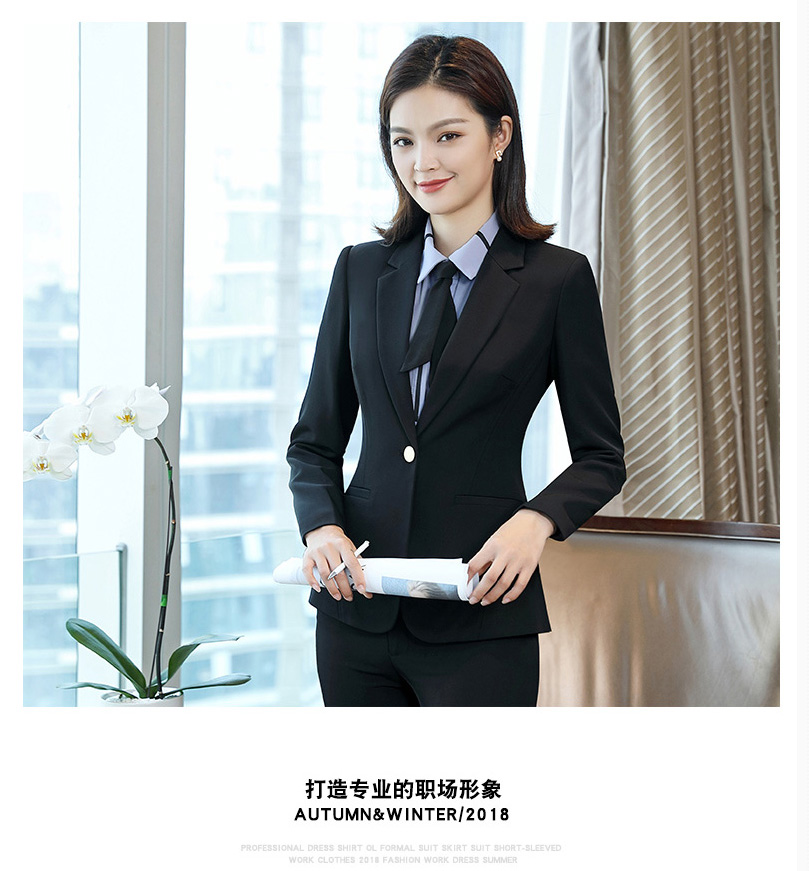 Phát thanh truyền hình máy chủ thử nghiệm nghệ thuật trên gương ăn mặc nữ host xuất hiện trang phục máy chủ ăn mặc nữ phù hợp với phù hợp với kinh doanh phù hợp với vest kẻ nữ