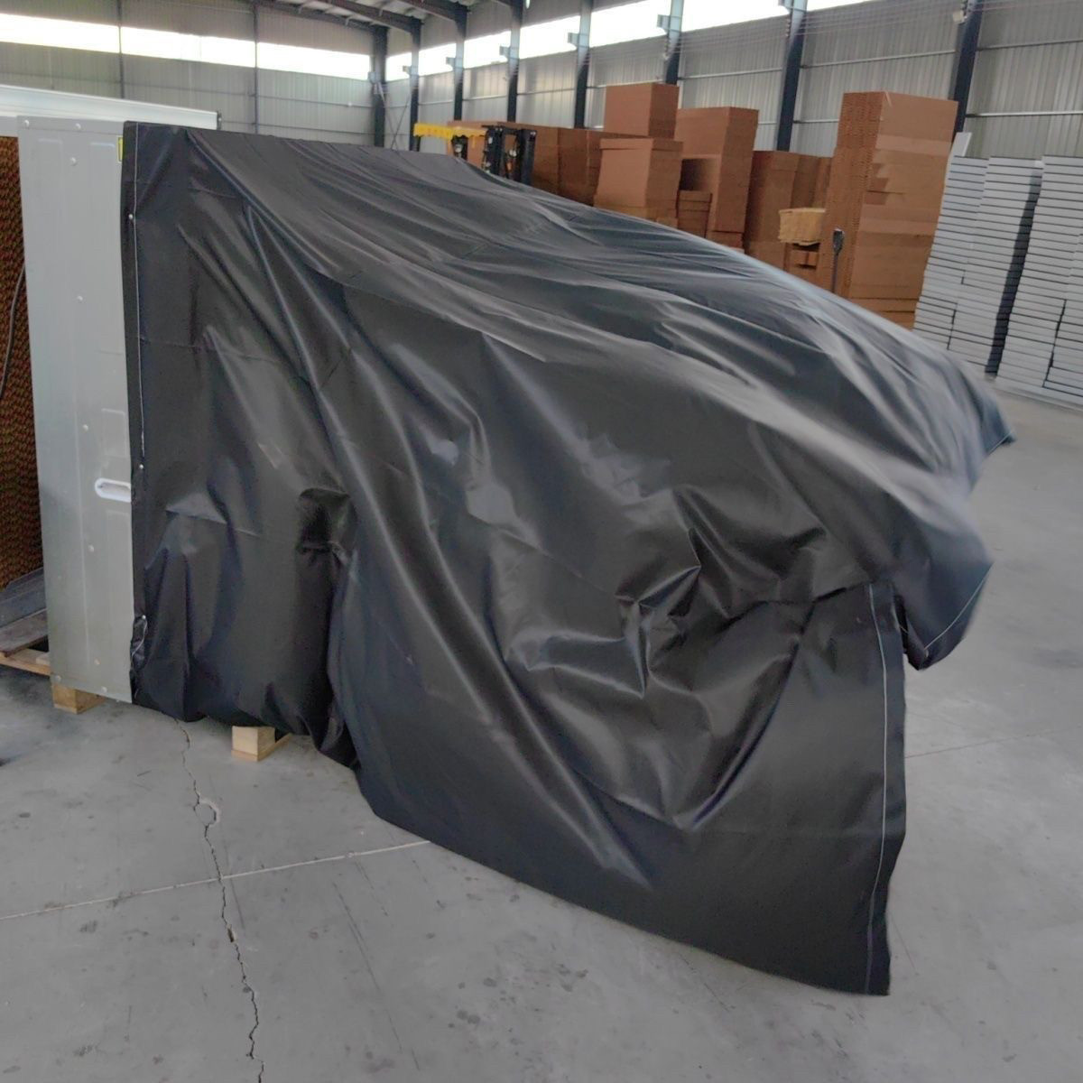 2026养殖场必备神器：方形风机防回风布袋如何防风防雨防蚊虫防尘？