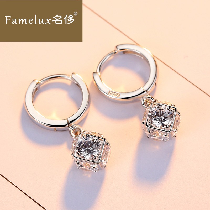 The famous sterling silver earrings female long version of temperament 2020 New Tide Crystal Show ear button French ZW0303