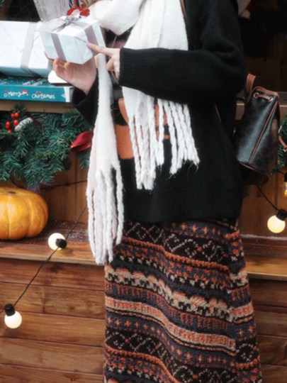 Коричневая юбка Fair Isle для женщин, осень и зима 2025, новая тонкая плюшевая юбка А-силуэта с высокой талией для маленьких людей, юбка, закрывающая ягодицы