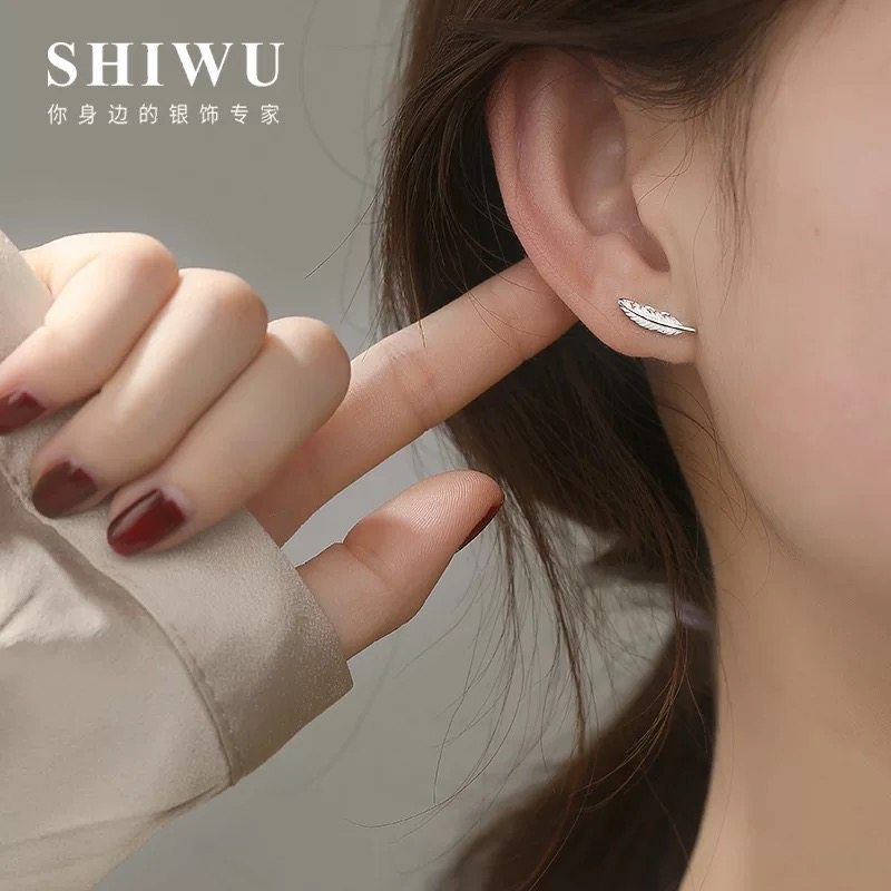 Ear Pin Woman 2022 New Tide Summer Brief Small Crowd Design Sensation Net Red Ear Accessories Anti Allergy 925 Silver Pin