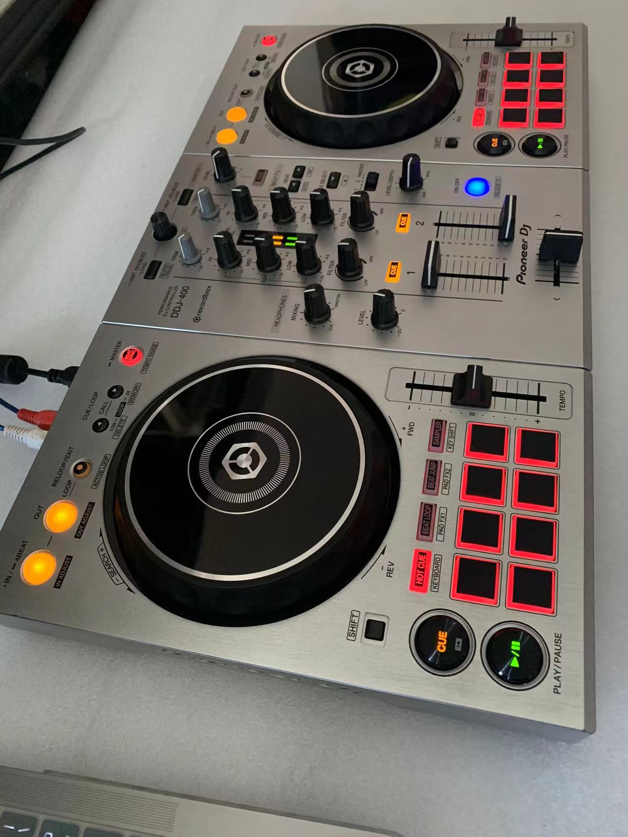 Pioneer ddj-400 silver limited edition, handy gadget is the first