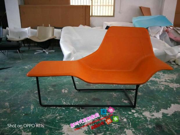 Nhà máy trực tiếp sáng tạo đơn giản loa ghế khách sạn câu lạc bộ mô hình nội thất phòng tiếp tân ghế thép kính thoải mái - Đồ nội thất thiết kế ghế đôn gỗ