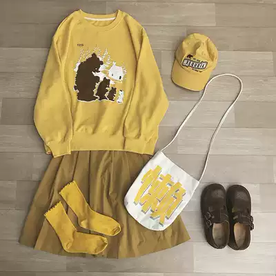 Retro printed forest wooden house brown bear yellow loose round neck thick cotton T without velvet H