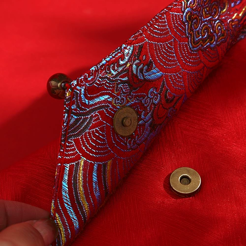 Красный конверт Свадьба Специальный 2023 Недавно заинтересованная сумка с красной конвертом. Родители сменили пероральные сборы и чайную одежду