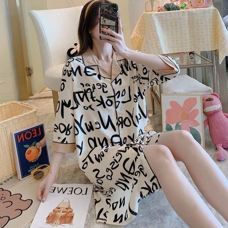 Summer Ice Silk Sleeping Dress Woman Thin style Extravagant Cardiovert Casual Loose Ins Student Pyjamas home for a long version