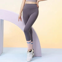 Сиреневый комбинезон, в обтяжку