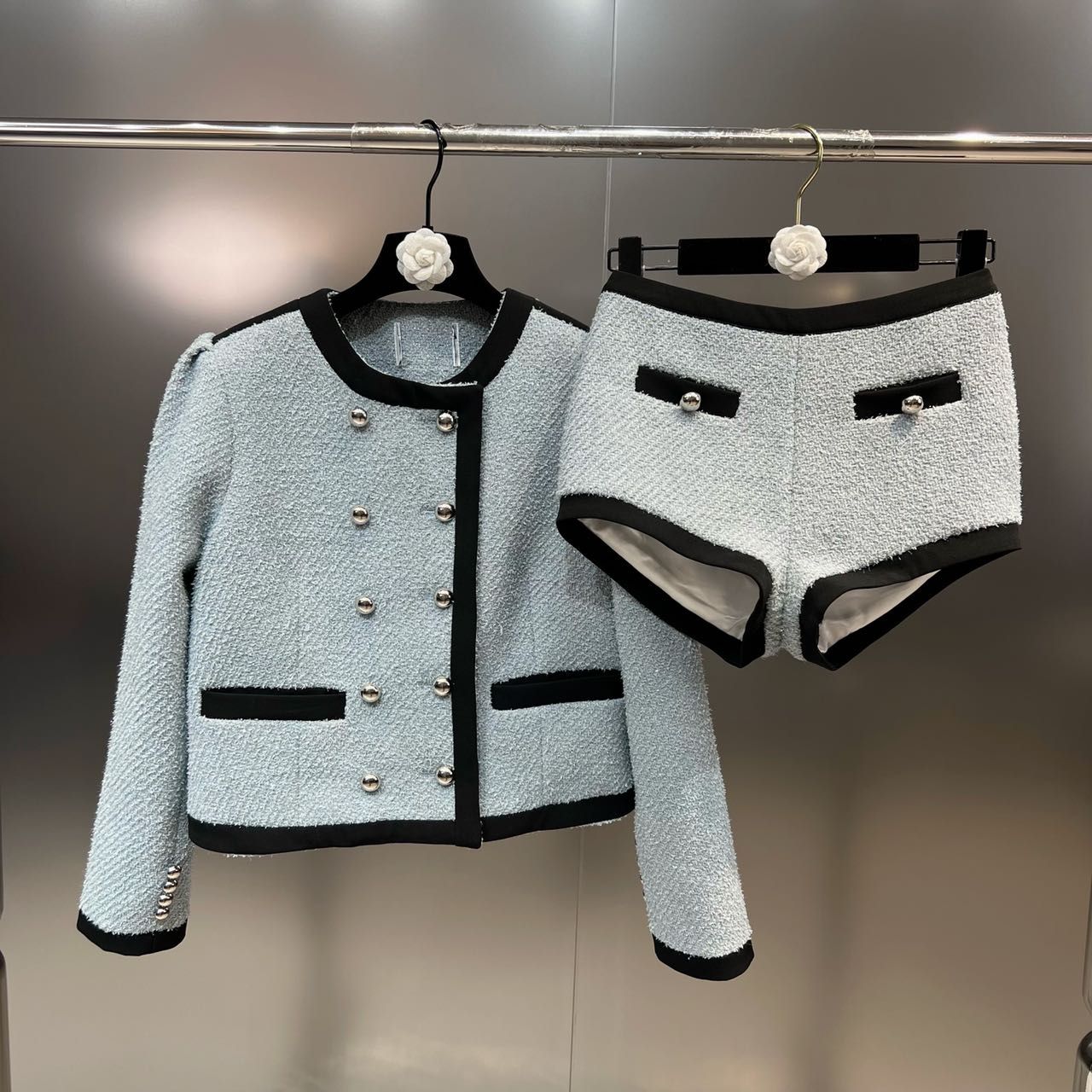 Internet celebrity pomelo MM 2022 autumn round neck long-sleeved double-breasted coat with shorts and chaebol daughter set