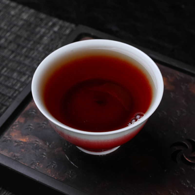 Offered home - cooked maintain fire ceramic cups color glaze ruby red tea bowl in jingdezhen porcelain cup tea machine pressure hand