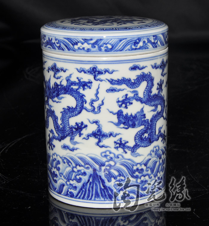 Offered home - cooked in jingdezhen porcelain tea pot checking the sugar pot hand - made of blue and white porcelain jar storage tank