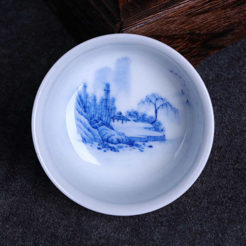 Offered home - cooked hand blue and white porcelain in jingdezhen porcelain tea ware bowl tea masters cup handless small checking ceramic cup