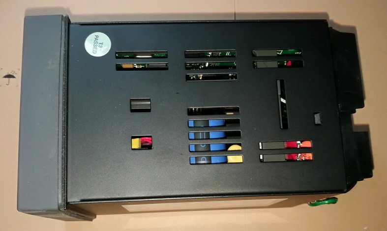 Honeywell Honeywell temperature control table UDC3300 temperature controller controller regulator control