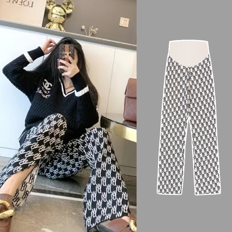 Pregnant woman pants spring and autumn outside wearing a small sub-summer thin section Tide Moms Loose plaid pituitary open fork wide-legged pants