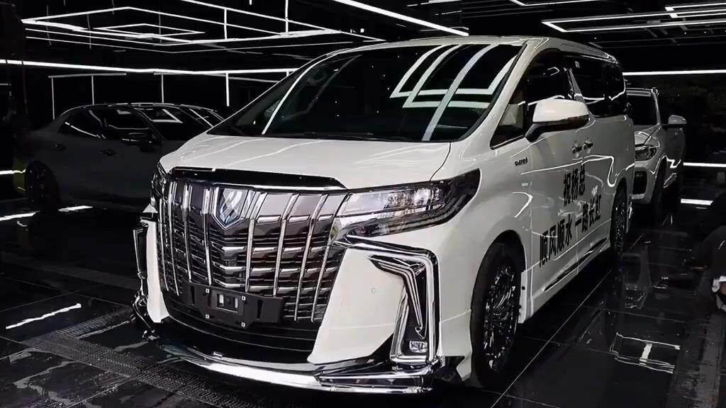 霸气改装埃尔法