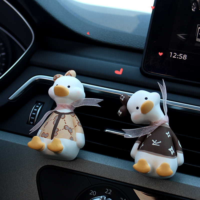 Car perfume Car perfume car aromatherapy air conditioner outlet decoration cute duck car interior incense stone ornament ornaments