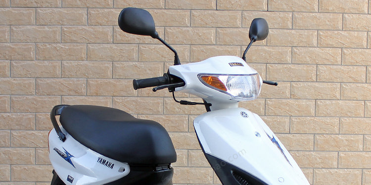 Thứ hai tay Yamaha xe máy Fuxi 100cc nhiên liệu xe đạp của phụ nữ đi xe tay ga bốn thì xe
