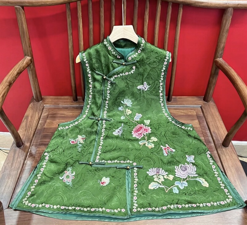 Green and Black) Heavy-Duty Embroidered Hanfu Mid-Length Vest Green and Black) Heavy-Duty Embroidered Hanfu Mid-Length Vest