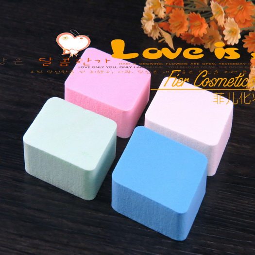 A total of four makeup artist makeup sponge diamond puff sponge foundation sponge puff wet and dry