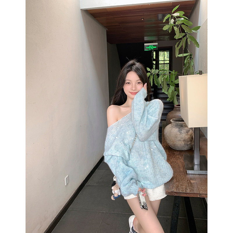 Zhou Yeye Blue Heavy Sequin Off-Shoulder Sweater for Women, One-Shoulder Exposed Shoulder Top, Lazy Style with a High-End and Sweet Feel