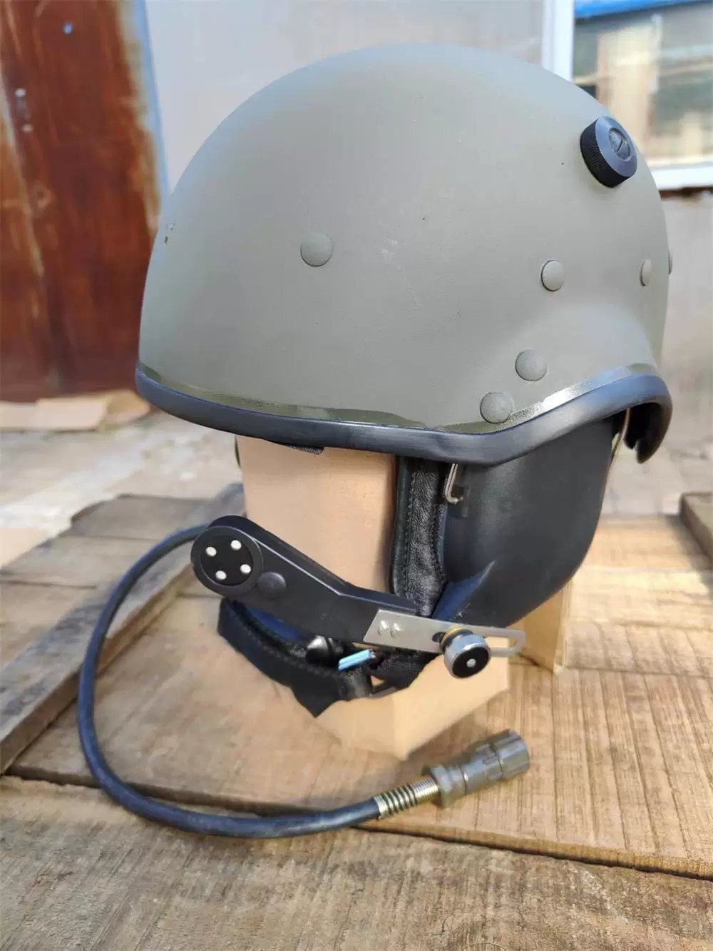 Detalle del casco y la zona de montaje