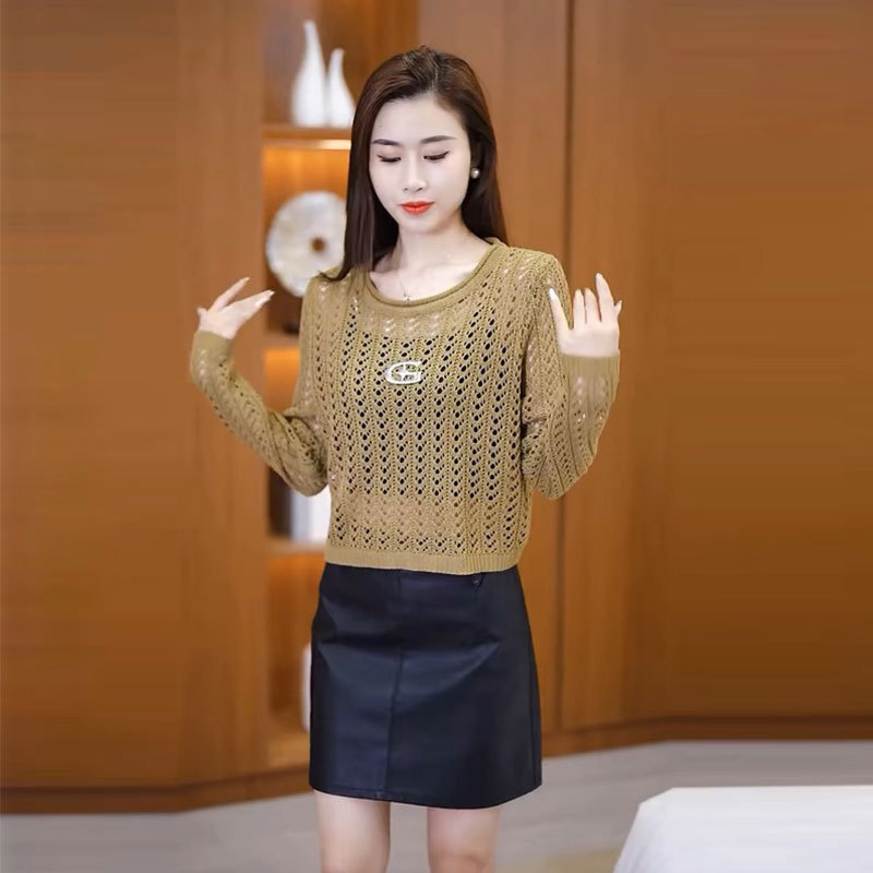 Trendy and Stylish Knitted Sweater for Women, 2025 Spring and Autumn New Loose Fit Slimming Hollow-Out Sweater, Fashionable Top for Petite Women