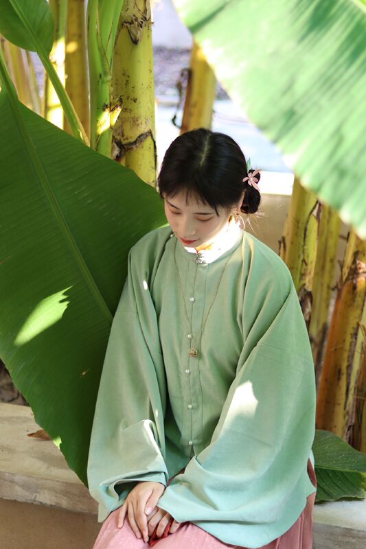 Shangshangzhehua Xiqingqiu Hanfu Daily Wear Ming-Style Stand Collar Vertical Collar Turn-Down Collar Double-Breasted Pipa Sleeve Short Shirt for Spring and Autumn Shangshangzhehua Xiqingqiu Hanfu Daily Wear Ming-Style Stand Collar Vertical Collar Turn-Down Collar Double-Breasted Pipa Sleeve Short Shirt for Spring and Autumn