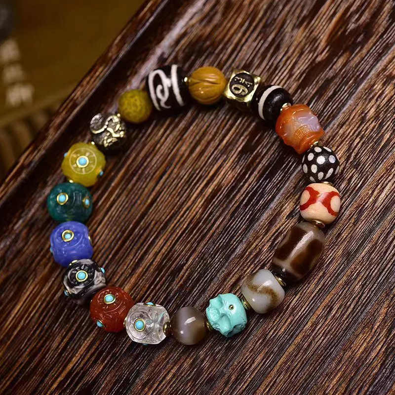超激レア‼︎ 彫刻天眼ニ眼天珠黒朱砂 超激レア‼︎ 彫刻天眼ニ眼天珠黒朱砂