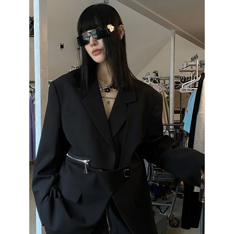 Why foam the niche design black suit coat girl in early spring 2023 new loose casual coat in