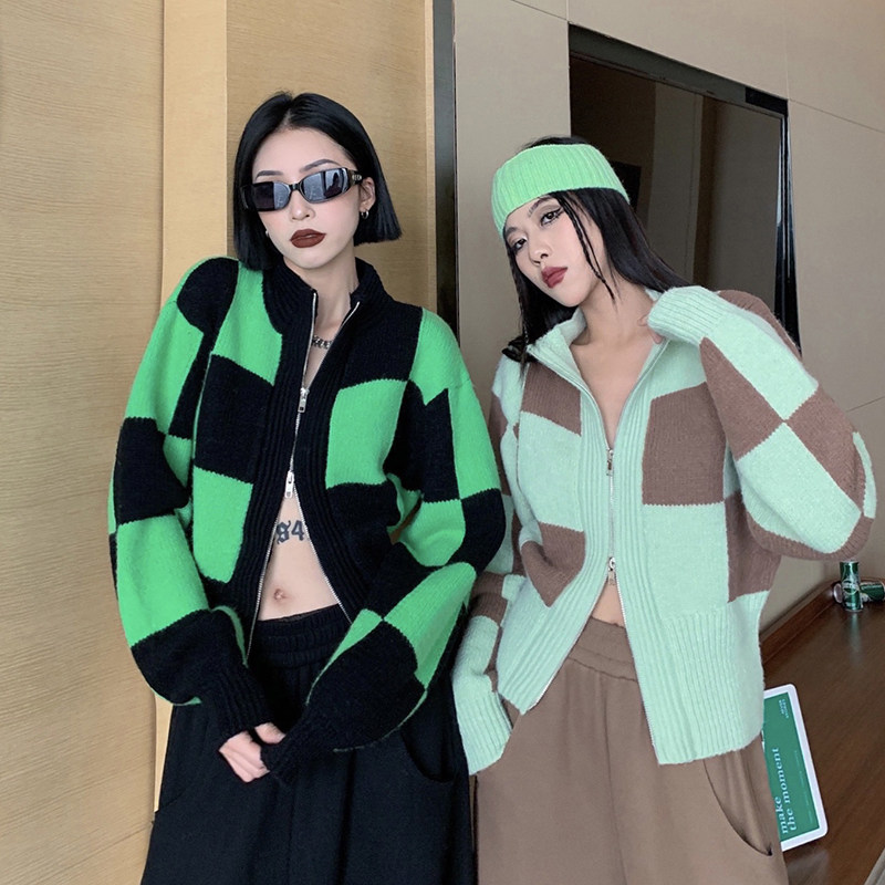 How to foam 2022 New spring clothing Lazy Breeze Short soft glutinous family plaid sweater women's cardio-hoodie jacket needlework