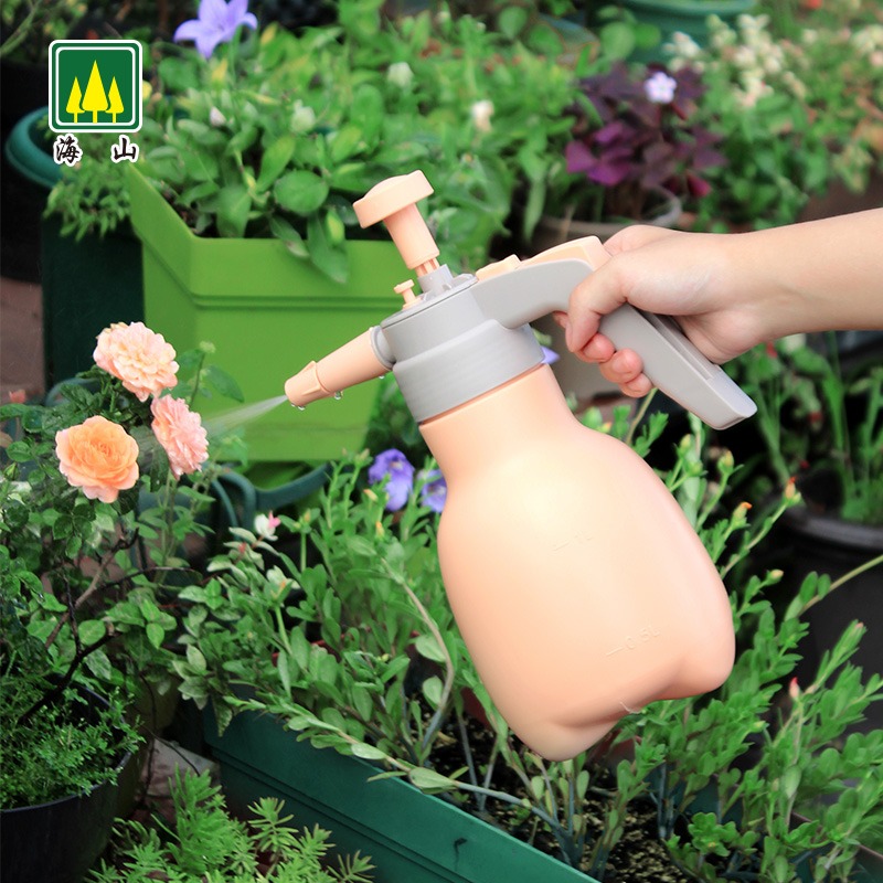 Watering flower watering can Haishan 1L small lock watering can household air pressure disinfection cleaning pot gardening tools