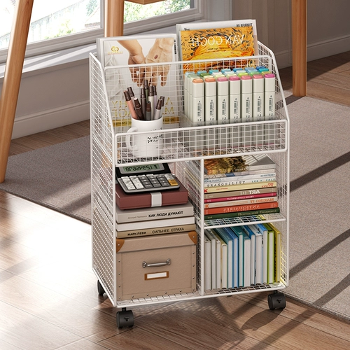 Книжная полка может переместить полку под трибунами полков.