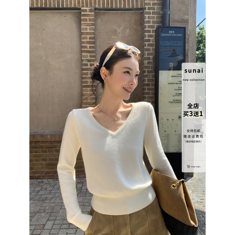 Sunai White V-Neck Regular Shoulder Sweater for Women, Autumn Inner Knit Base Shirt, Waist-Cinching Knit Top, 2026 New Style Top Sunai White V-Neck Regular Shoulder Sweater for Women, Autumn Inner Knit Base Shirt, Waist-Cinching Knit Top, 2026 New Style Top