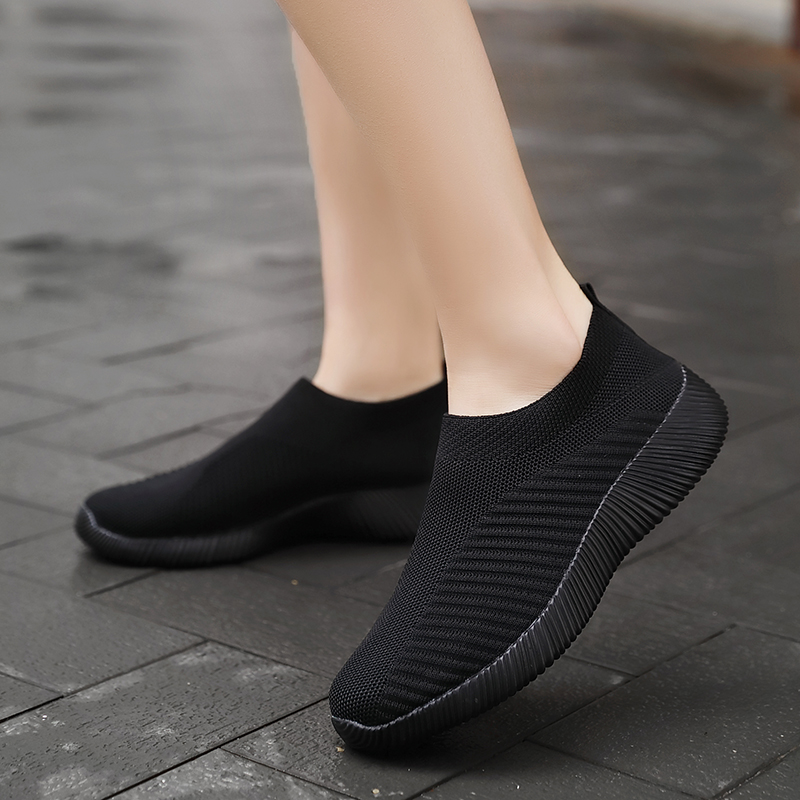 Large size women's shoes factory tail cargo light flying woven breathable socks shoes daily walking soft bottom sports leisure mesh shoes