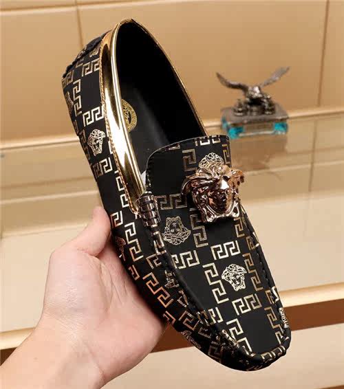 European station 2020 new Medusa bean shoes male Englen leisure shoes with a lazy shoe