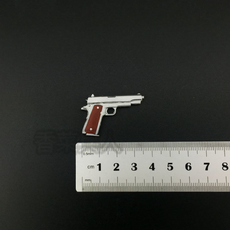 1: 6 proportional silver color M1911 45 pistol model Schock material not able to launch spot