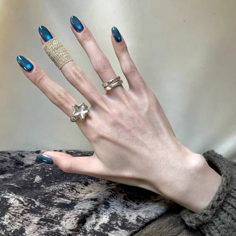 Handmade Blue Cat-Eye Wearable Nails, Mid-Length, Sparkling, High-End, Solid Color, Fresh Nail Art Patches, Whitening Fake Nails