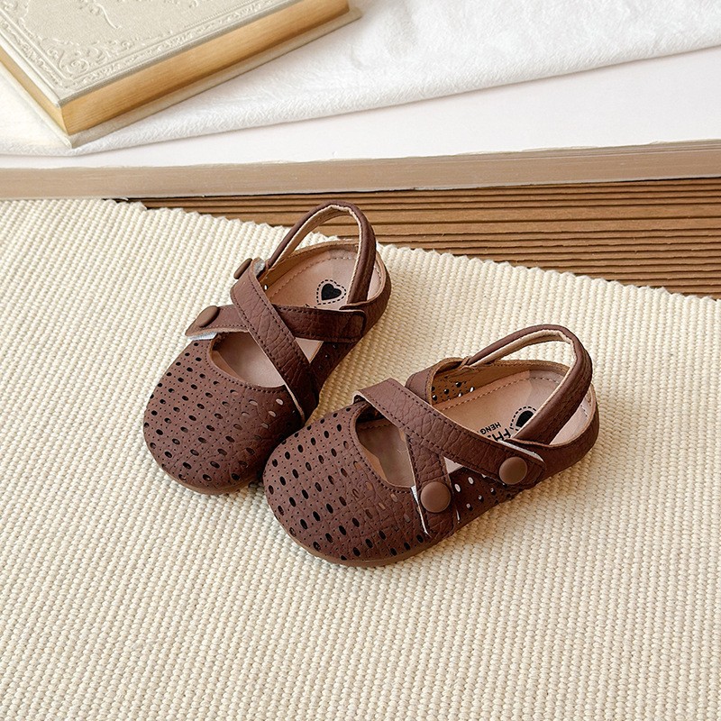 Girls' Sandals 2026 New Style Forest Style Sweet Closed-Toe Sandals Soft Sole Princess Shoes Fashionable Little Leather Shoes — 6
