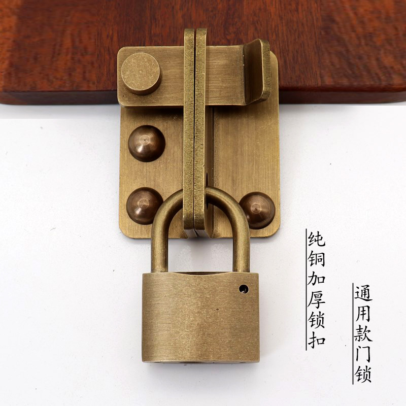 新中式古铜色木门锁扣搭配全铜明装插销与仿古门栓设计