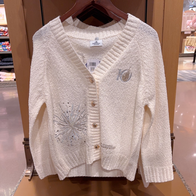 Shanghai Disney Domestic Agent Liu Yuning's 10Th Birthday Celebration Mickey Castle Knit Sweater Cardigan Shanghai Disney Domestic Agent Liu Yuning's 10Th Birthday Celebration Mickey Castle Knit Sweater Cardigan