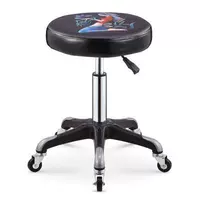 Светло -желтая этническая девушка яркое железное колесо